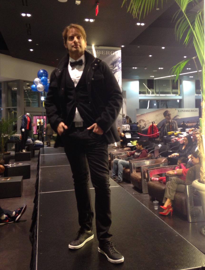 jenpbradley's tweet photo. Check out this #fashion from @LindberghLV @LindberghFly having a 50% off sale now at @DTSummerlin #vegas #fashion http://t.co/bOXjxISDKf