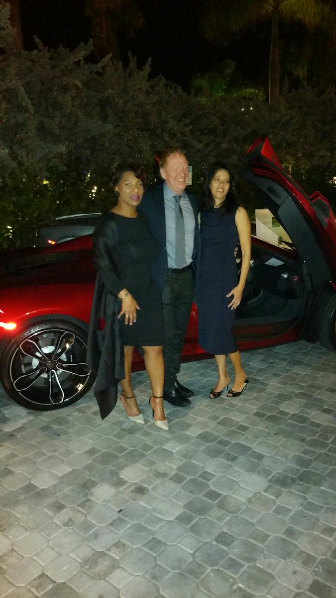 EssenceDesNotes's tweet image. #MIAMI #LOVENOTES Making a grand entrance at our US launch party: Evelyn MansonMiller, Natalie &amp;amp; Francois Poucet