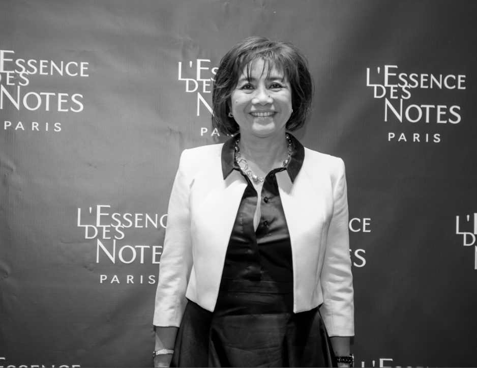 EssenceDesNotes's tweet image. "A perfume expresses an emotion,a moment of happiness, a memory." Huong Mangin, Creator/Founder #lessencedesnotes