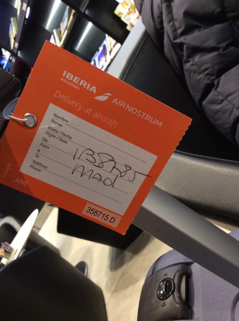 graucmarta's tweet photo. @AnaHormaetxea @MaiteMkt @lauralofer @Maxpho_ES nosotros también estamos ya de viaje! Hasta mañana! #maxpho http://t.co/VYESxLYEQn