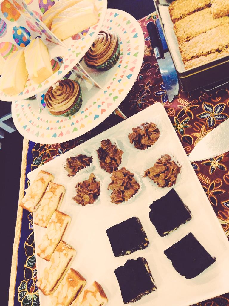 Lancaster_Help's tweet photo. Shiatsu, cakes, celebrity challenge... All at The Base #LUWellbeing #UniMentalHealthDay http://t.co/4vvZJa2L8Q