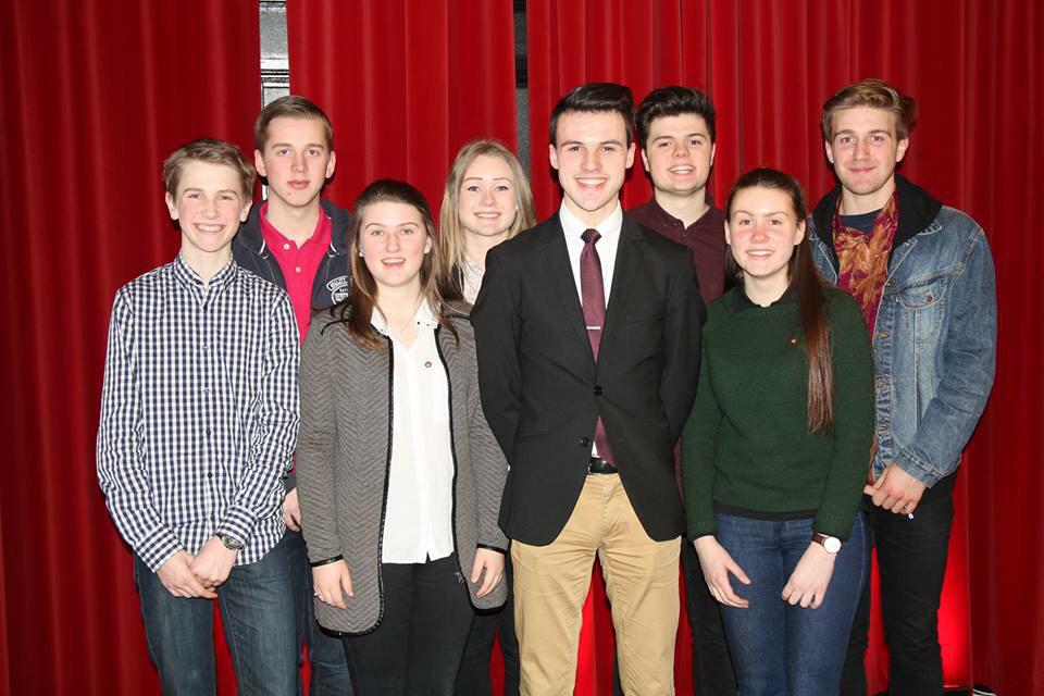 MartinBlytt's tweet photo. Den fantastiske ledergruppen i Ungdommens Bystyre 2015! #BergenUB http://t.co/GAVw8bNKlx