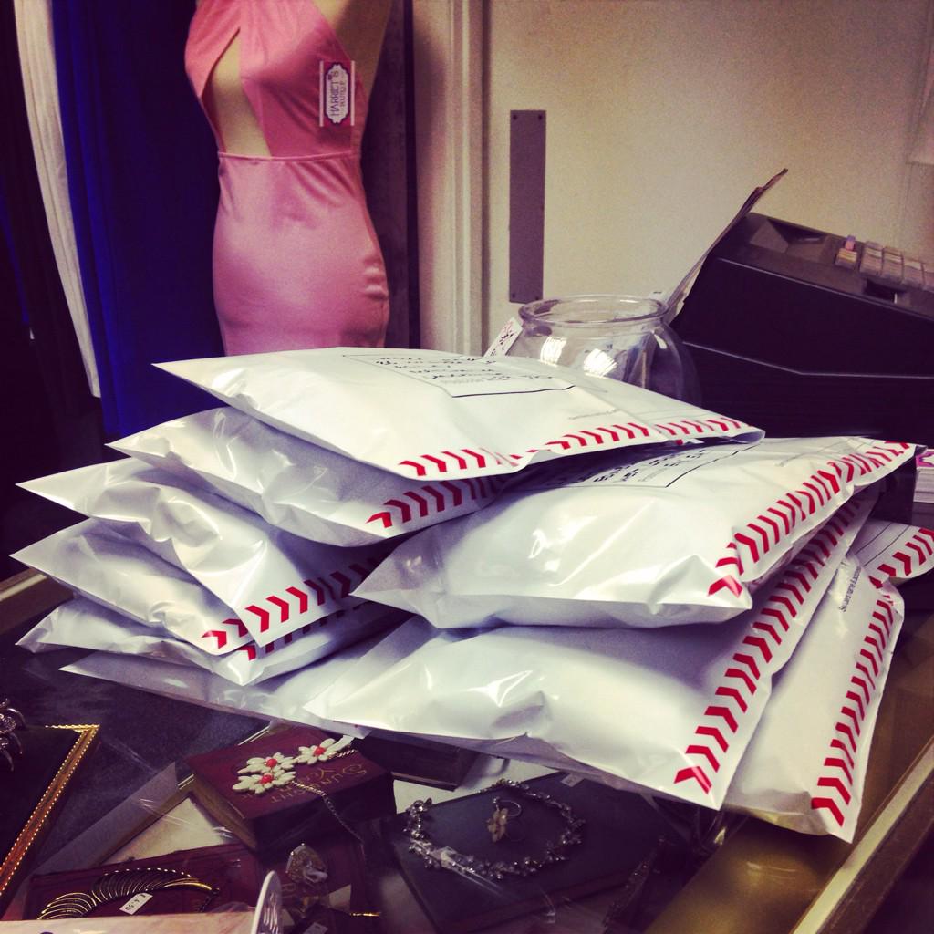 HarrietLDay's tweet photo. This mornings orders out for delivery! #harrietsboutique #Nottingham #fashion #onlineshopping http://t.co/j4i2WfJ8x2 http://t.co/Lj31qDiqTl