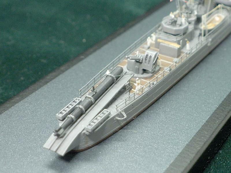 松型駆逐艦bot 建造中 Sur Twitter 回天 大戦末期 松型駆逐艦の一部に搭載された特攻兵器 43駆の槇 榧 桐 蔦 竹 椎 52駆の杉 樫 楡 楓 梨 萩が搭載したと伝えられている 艦尾の搭載台は木製であったと推定されている Http T Co Vakq1y5nyh