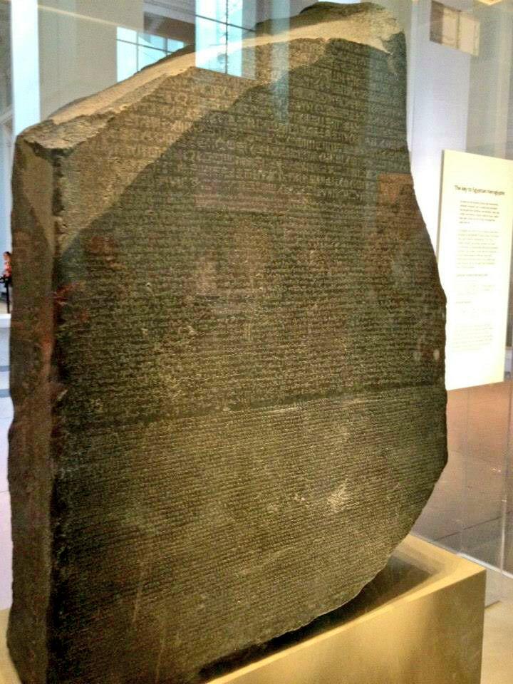 Twitter এ 古代エジプト単語 大英博物館にはヒエログリフ解読の鍵となったロゼッタストーンが展示されており お土産コーナーでは様々な ロゼッタストーングッズが販売されています Http T Co Behyvdif2s ট ইট র