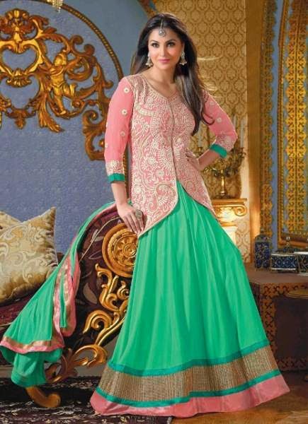 Wedding dress created by Shalwar Kameez: weddingtipsandideas.com/2015/02/weddin…