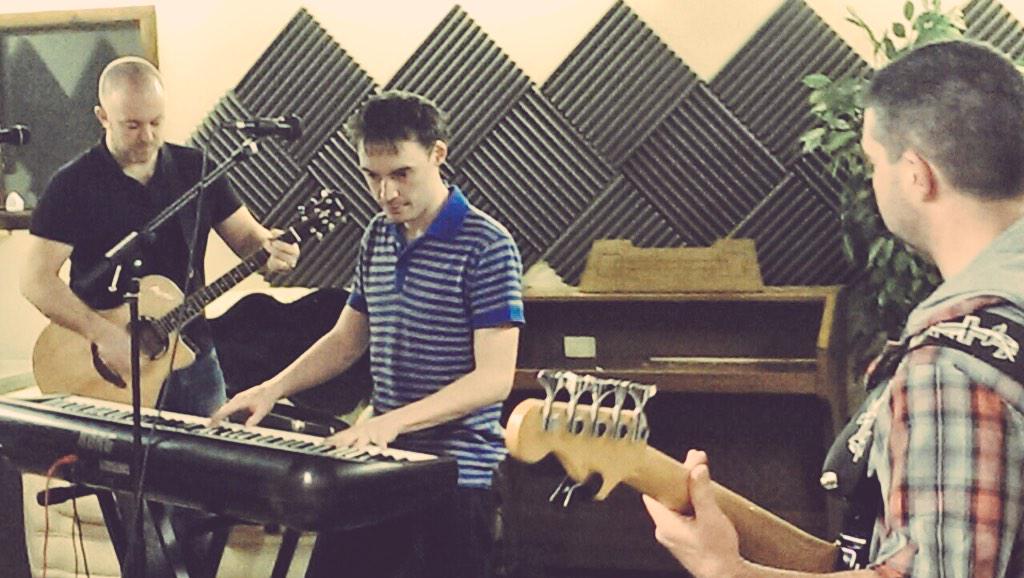 Gig news to follow and Rehearsal going well <a href="/Miicubs/">Mike Jacobs</a> <a href="/butts01ify/">craig butterworth</a> <a href="/beharrell_steve/">Steve Beharrell</a> <a href="/BraidLord/">Braid Lord</a>