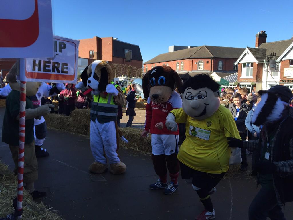 ActiveSDerbys's tweet photo. Flipping good fun at the @SDDC Pancake Races!! #MASCOTS @GFCITC @BillyBrewerBAFC @ConkersCentre @RoslistonEnvEd http://t.co/xkTZ98nsJf