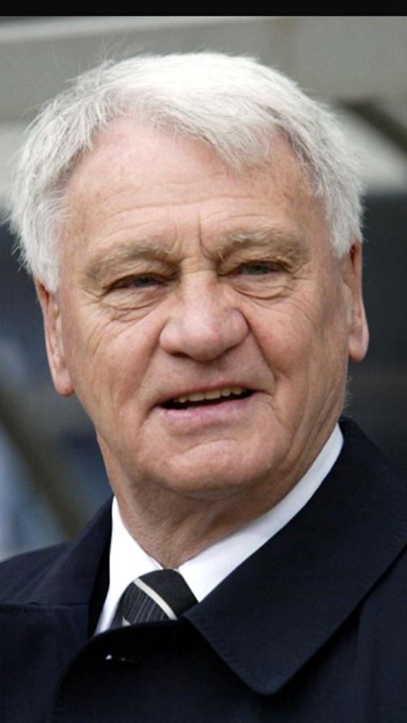 Bobby Robson was born on this day in1934 in County Durham, he would have been 82 today. Happy Birthday Sir Bobby. 
