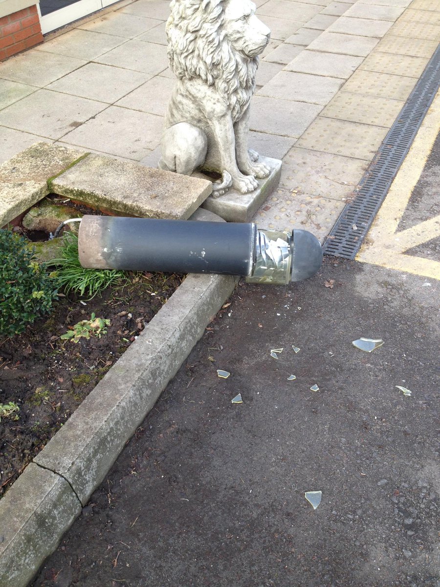 MINDLESS IDIOTS DAMAGE LIGHTING AT CLUB LAST NIGHT
IM SURE IT WILL MAKE THEIR PARENTS PROUD!