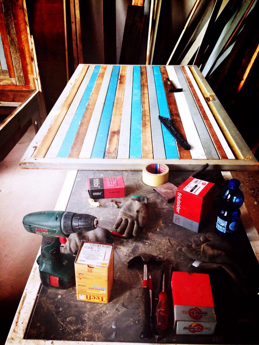 MadamaHostel's tweet photo. Gli strumenti del #mestiere

#madama #hostel #bistrot #milano #openingsoon http://t.co/7TfzQgciBB