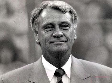 On this day, in 1933, a football legend was born. Happy birthday Sir Bobby Robson. He would have been 82 today. 