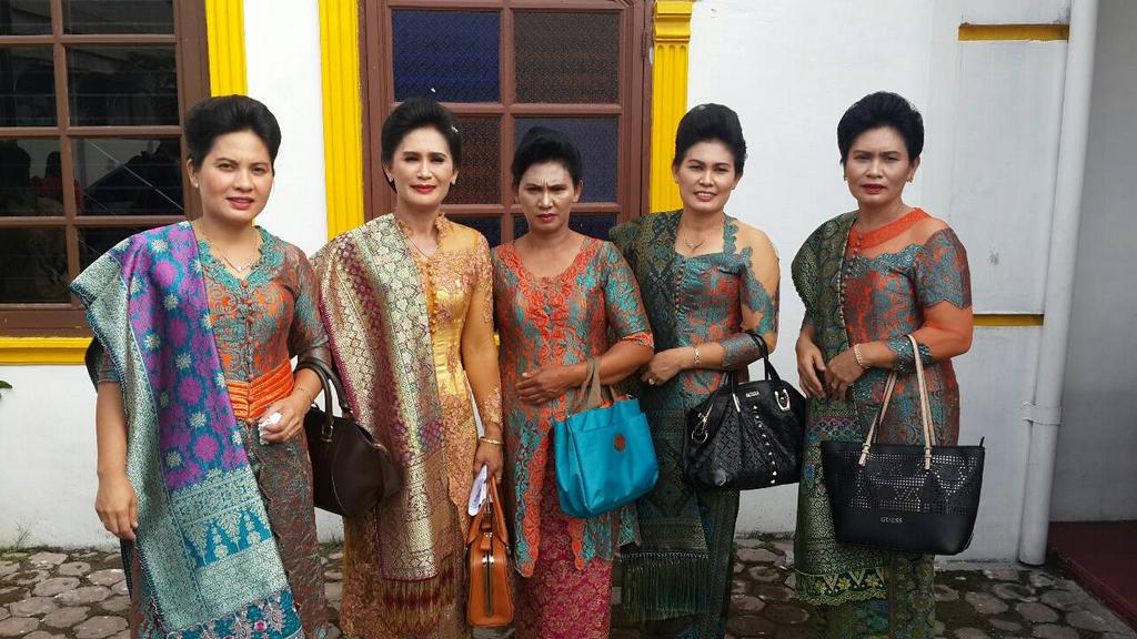 grace_agatha's tweet photo. @ramaidatens dek, iniyaa fotonyaa, kasihtau sama mama http://t.co/Z8DL01HQUs
