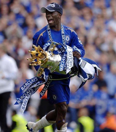 Happy Birthday to Chelsea legend, Claude Makelele! He turns 42 today. 