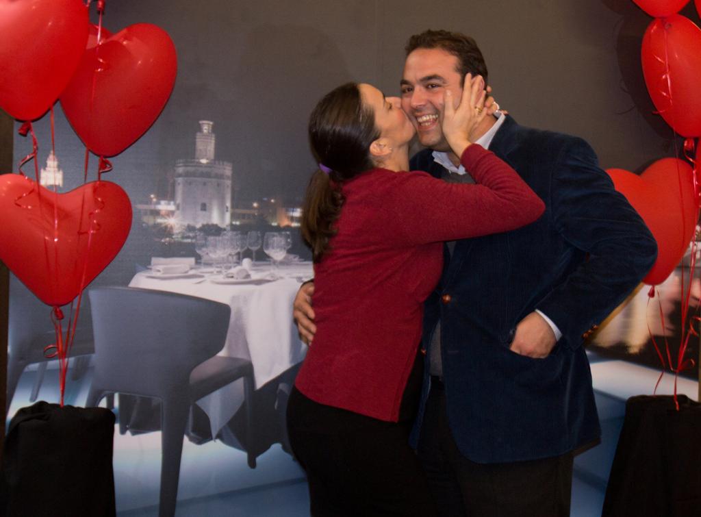 AbadesTriana's tweet photo. RT si quieres que esta foto gane el concurso #SanValentín #Sevilla. Todas las fotos en:
http://t.co/EVrT2xDB6x http://t.co/ty0uvTPYUZ