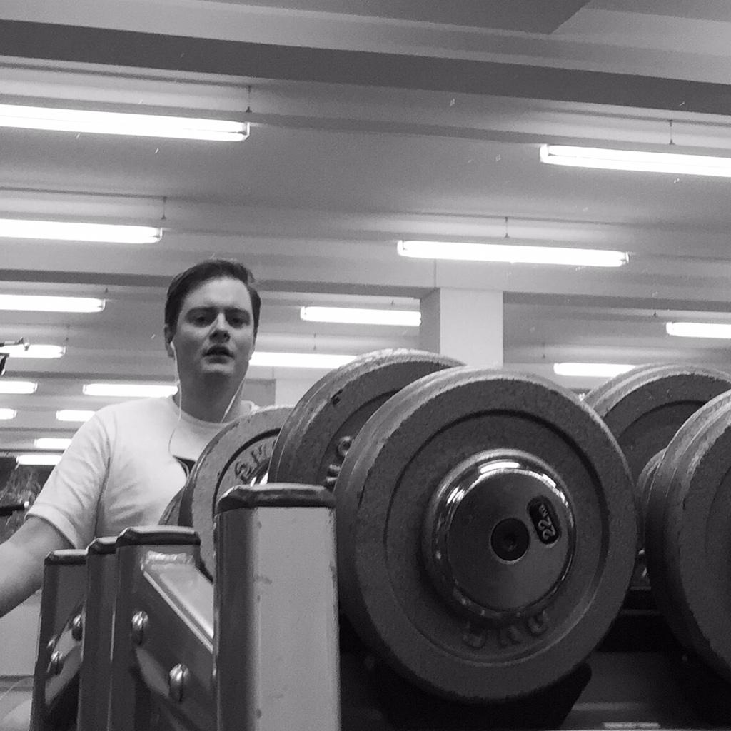 philzoller's tweet photo. #gohard or go#home #workout #fitness #motivation with #spotify and #hiphop with @ZollerDaniel http://t.co/laTMHKEiRH