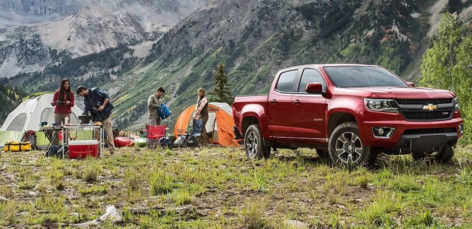 ChevroletCanada's tweet image. From city streets to camping retreats, do it all with the #ChevyColorado's efficiency, power and technology.