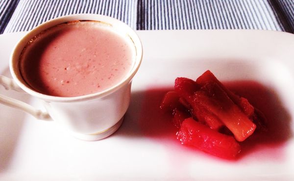 TheHappyFoodie's tweet photo. Rosy Pomegranate Panna Cotta. @Margotgoodlife excels in our @AbelandCole #FIVEChallenge. http://t.co/FKxx7SgEz3 http://t.co/Nv5XrSDV3K