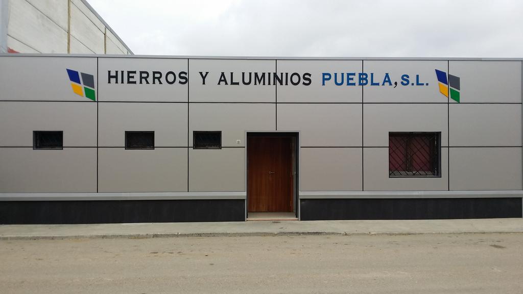 Cambiamos nuestra fachada!! Que os parece el cambio?, vamos avanzando poco a poco!