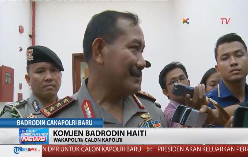 KompasTV's tweet photo. Badrodin: Komjen Budi Gunawan legowo dengan keputusan Presiden yg tdk jadi melantik dirinya menjadi Kapolri http://t.co/TQ8tf0eSLx
