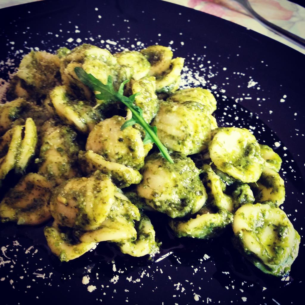 cosacucinare's tweet photo. #orecchiette al #pesto di #rucola e #gorgonzola!@FoodPornsx @Eating #ricette #gialloblogs #italia #italy #vegan http://t.co/T1fI1fgOkZ
