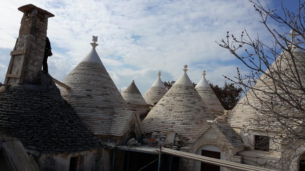 leopalmisano55's tweet photo. Quasi finiti i trulli della famiglia Frangipani! http://t.co/zoWVJsc9MI