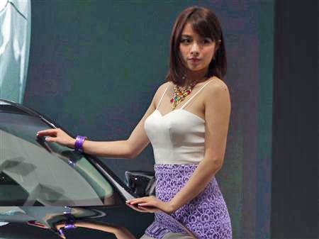 低俗で社会に悪影響 露出しすぎて上海モーターショーの女性コンパニオンが禁止に Togetter