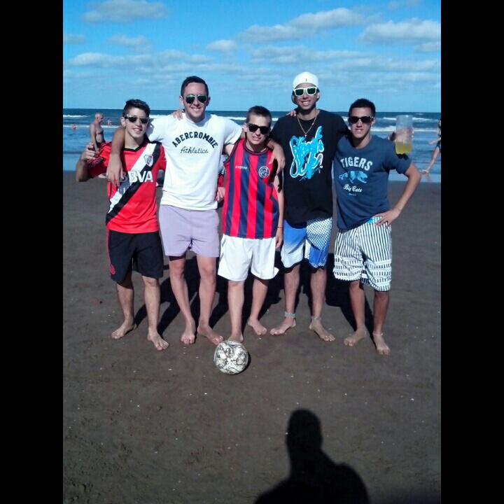 Ezeshk33's tweet photo. Vamos a revivir el twiter !! A ver q pasa ya ni lo taba usando... #Sanber2015 http://t.co/jewaulp219