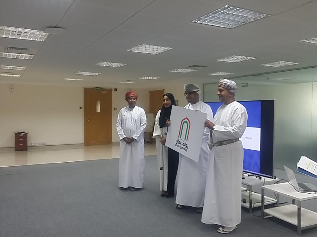 Oman_sme's tweet photo. والف مبارك لفريق فكرة بوابة عمان المركز الثاني وفكرة التصويت الانتخابي حصولهم على المركز الثاني مكرر #رواد_2307 http://t.co/Ank6mTx8Bh