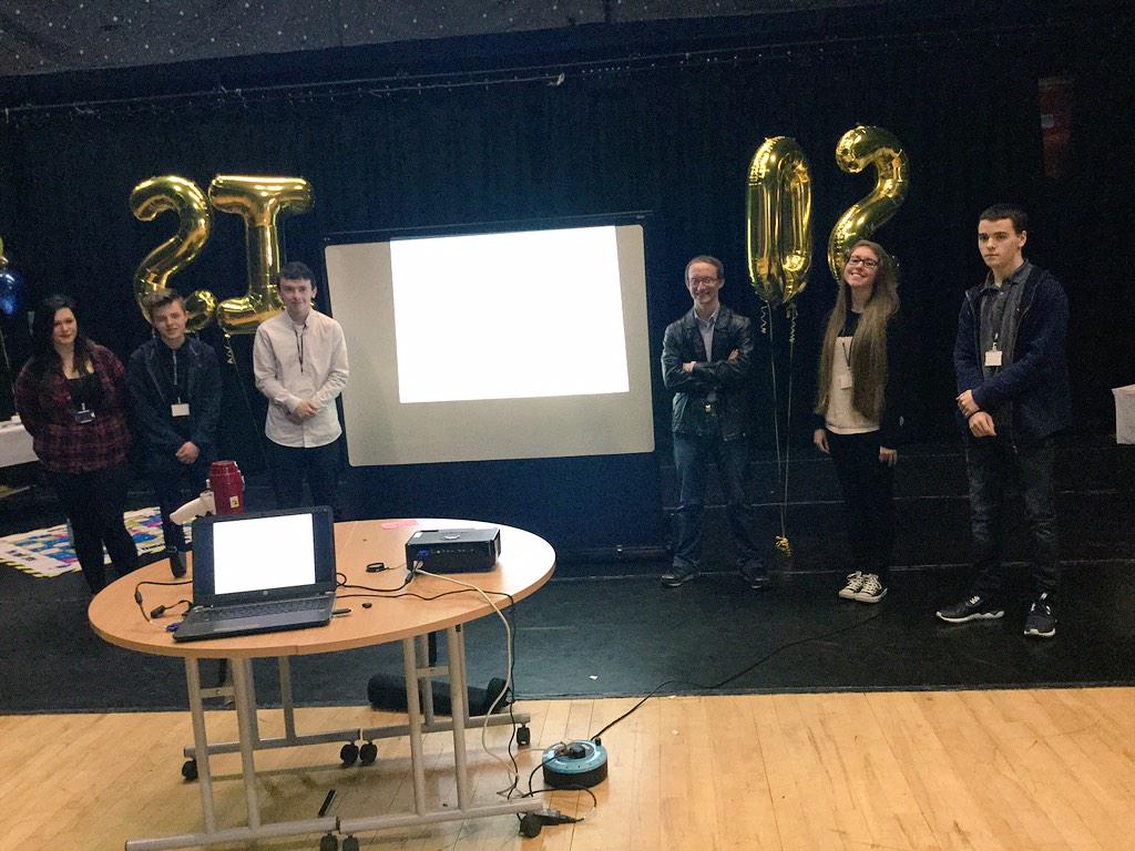 Youthforia tweet media