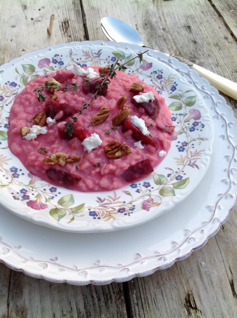 PipFoods's tweet photo. Wat eet jij vandaag? Ik deze #bietenrisotto met #geitenkaas en pecannoten http://t.co/NS2ktdlLMr http://t.co/sBcWol1yBI