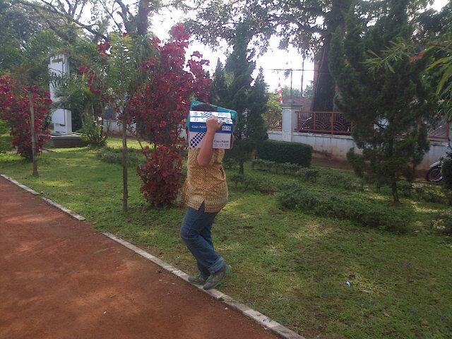reggytaufik's tweet photo. @PhysicalB12 lihatlah dan bukalah mata hatimu melihat yang lemah terluka namun semangatnya takan pernah pudar . http://t.co/u1rzzQUzOF