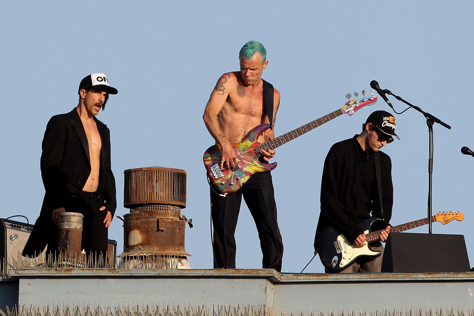 RHCP Are My Life on Twitter: "Pic from "The Adventures Of Rain Dance video July 2011 #redhotchilipeppers #rhcp *http://t.co/WRmBPLjNTy* http://t.co/Nj0AVshw1R" / Twitter