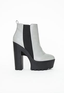 Salepicks's tweet photo. Ferne cleated platform heeled chelsea boots - was £34.99 now £21.00 http://t.co/IjjICvc7Dl http://t.co/feqAK7G1Ri