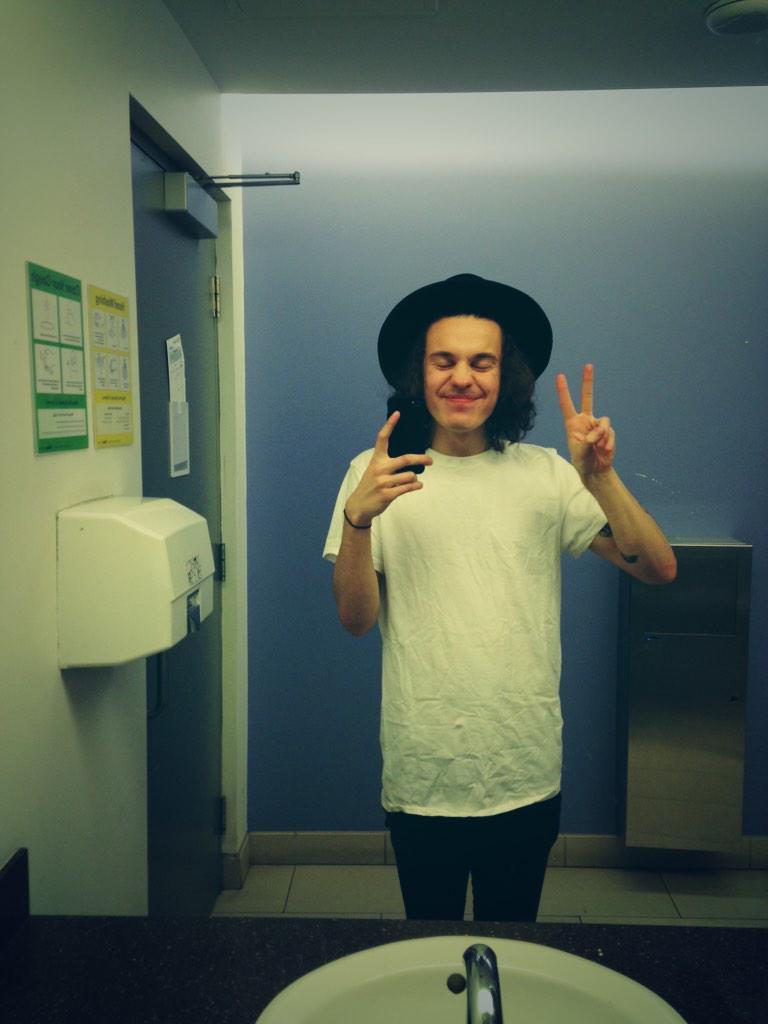 kurtisconner's tweet image. this filter is called cool so it's fitting