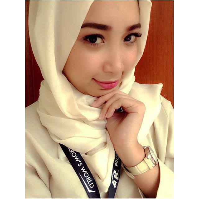 @unie_ibrahim #AirAsiaFA #hijabcantik #SelfieJilbab #SelfieHijab #CewekSelfie #BidadariSelfie #DutaSelfie