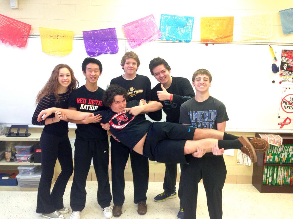 HCHSActivities's tweet photo. Dreamy Seventeeny is blacked out today! #infernospirit http://t.co/Xcdl4jxcp7