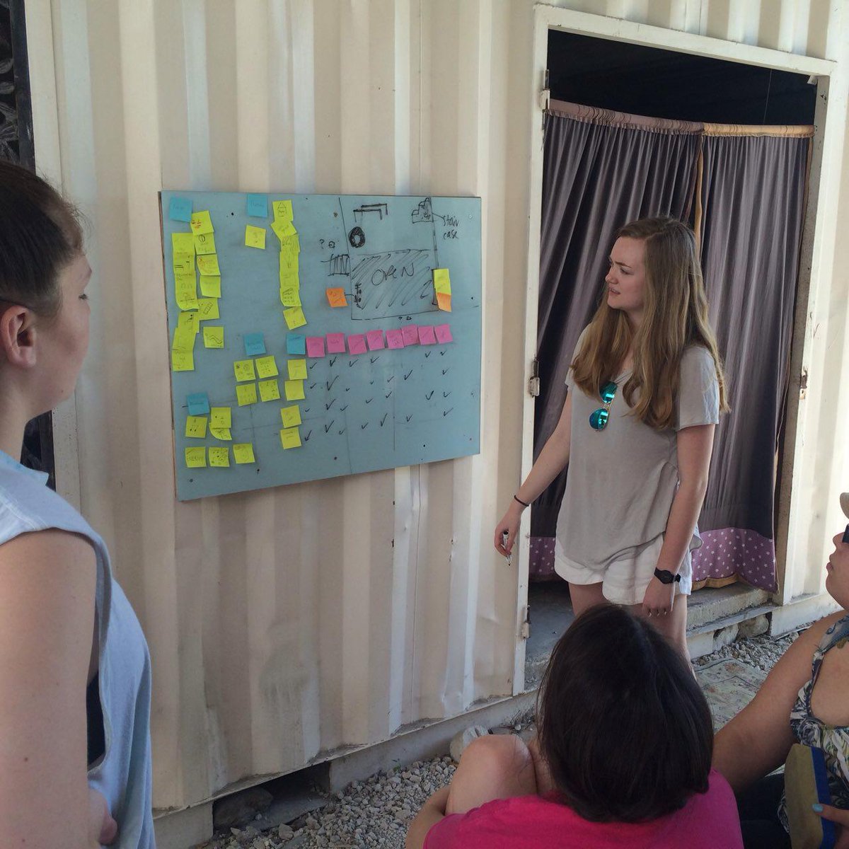 playces_in's tweet image. Developing learning initiatives with our Haiti partner community—learn more at TheNWC.com #CLOUDprojects