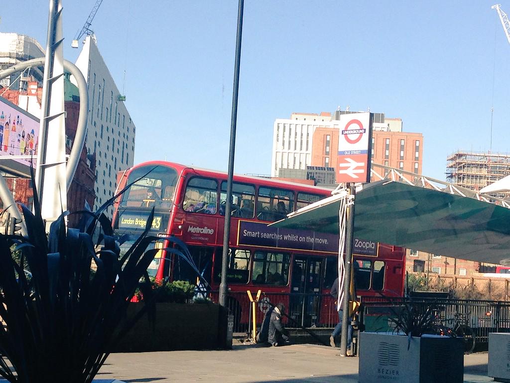 cmaynardgenesis's tweet image. Enjoying lunch in sunny Old Street with @LKeymerGenesis 😎 #recruitment #packaging #genesiscreative