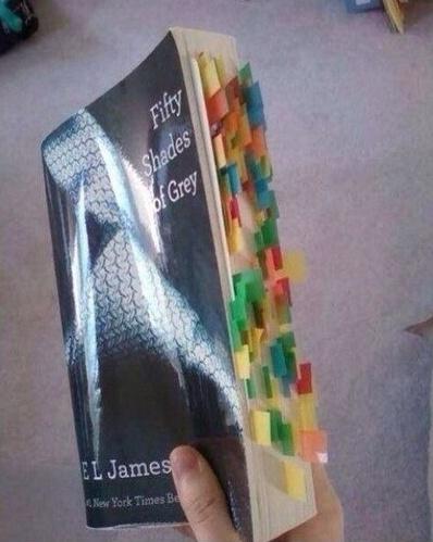 Это книга "50 оттенков серого" моей мамы и я НЕ хочу знать, что она там нахрен отметила!