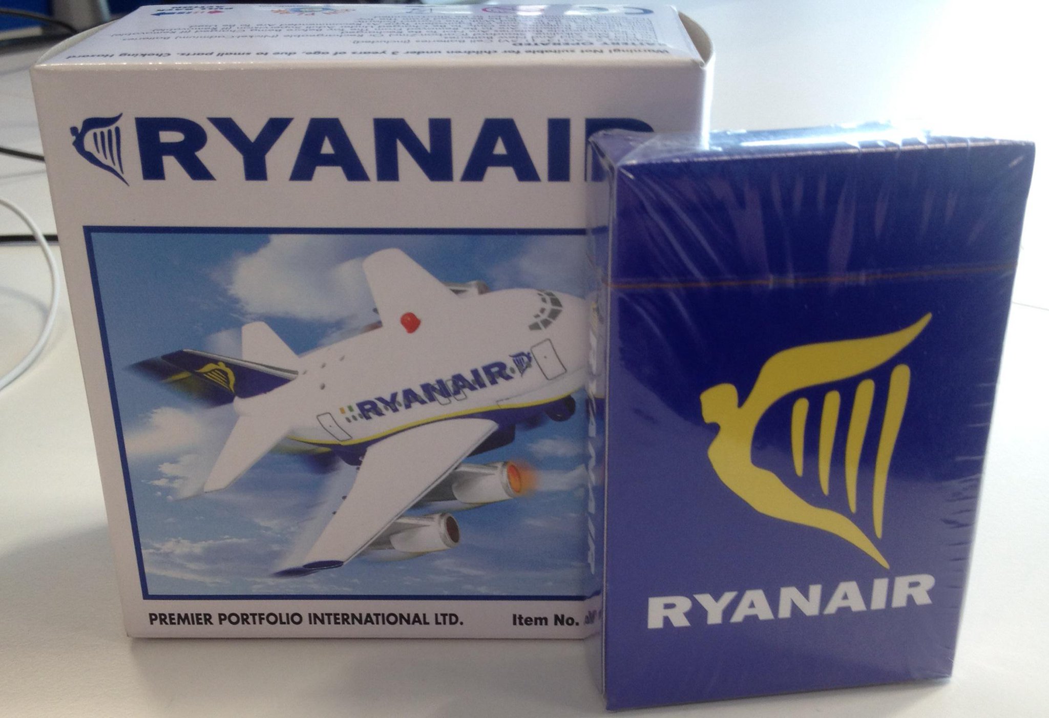 ryanair toy plane