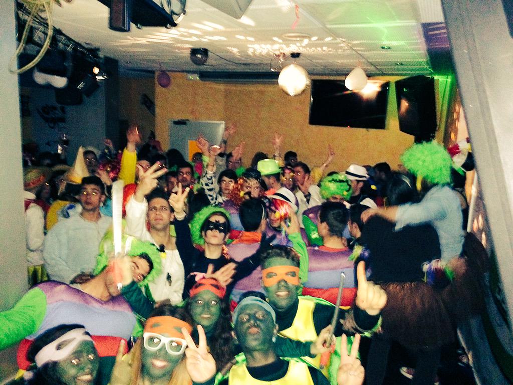 JesusMorenoDj's tweet image. Asi vivimos el Sabado de Carnaval en @karimba30 #CALLEJAS 3.0 @MasterLiveG y en cabina un servidor @JesusMorenoDj 🎭🎭🎭