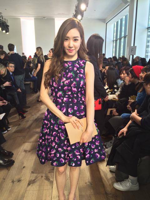 [PIC][18-02-2015]Tiffany tham dự Tuần Lễ Thời Trang NYC "MICHAEL KORS Fall 2015 Runway Show" vào hôm nay B-IuasLIgAAo7mu