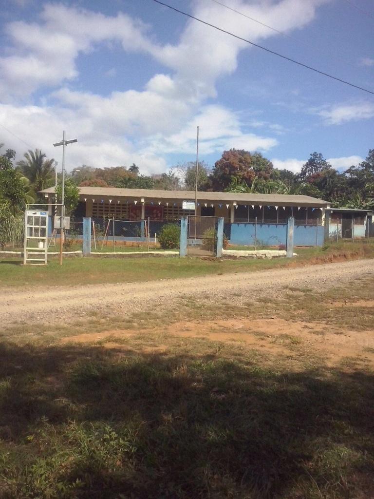 montipanama's tweet photo. @JC_Varela @rafaeldelgado20 y la electricidad para la escuela de "Carabali"@Veraguas09 @SantiagoSty @Meduca_Panama http://t.co/QjTU5BVCfK