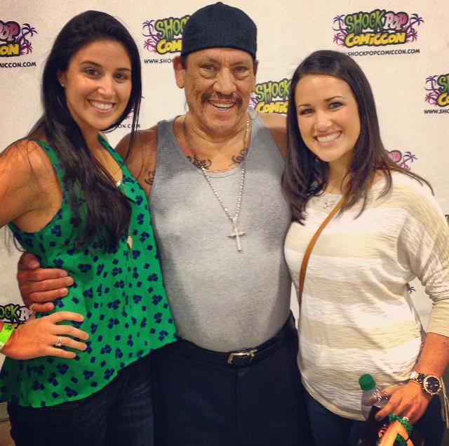 officialDannyT's tweet photo. “@JuliaGreenstein: Just @Jennadesi3 and I being fan girls! Very cool meeting @officialDannyT at #shockpopcc http://t.co/cZRoyO3h5m” 👍