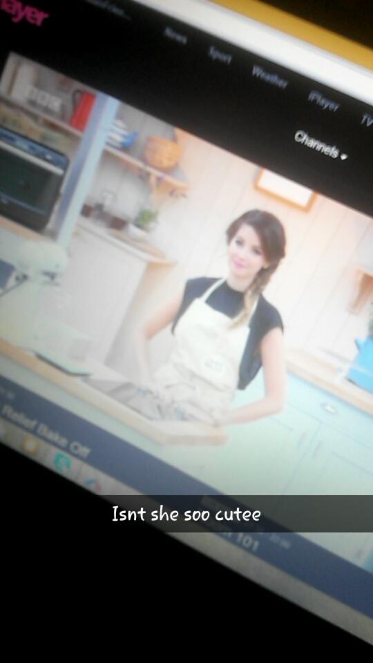 hanooshn's tweet photo. Isn't she soo cute #thegreatcomicreliefbakeoff #bakeoff http://t.co/pfRA2CM3mg