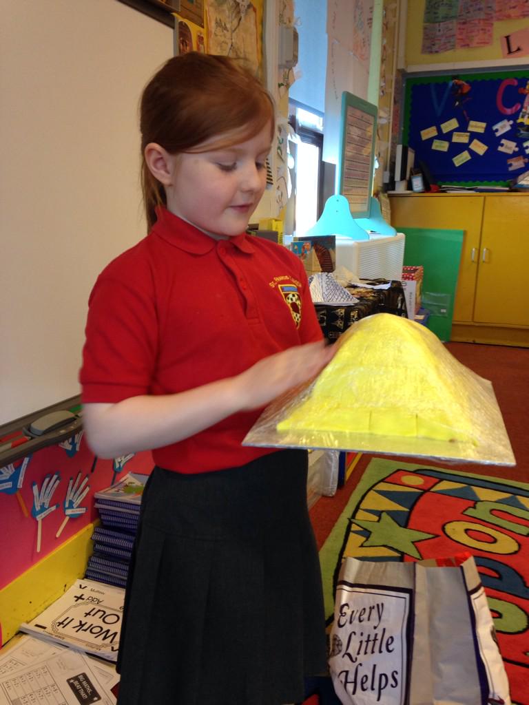 StFrancisP3's tweet photo. We have been receiving so many wonderful Egyptian projects from home! Well done everyone 😀 #pyramidcake http://t.co/JF9fudpyBS