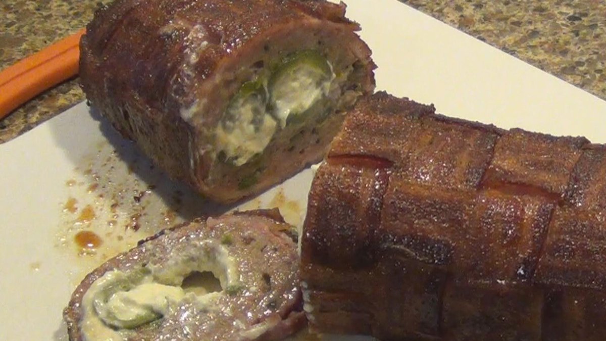 pitmasterIQ_BBQ's tweet photo. Check out this "Stuffed Jalapeno Bacon Wrapped Fattie"!
http://t.co/Fv73tMVKuD
#pitmasterIQ #bacon #jalapeno http://t.co/jkqLNMAFF1