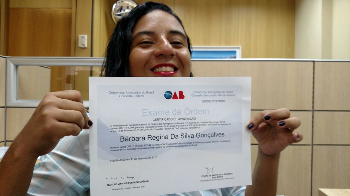 BarbaraAdilio's tweet photo. @darlanbarroso Professor, muito obrigada por tudo!! Eu passei no XV Exame da OAB, fiz Civil, sou macha!! @DamasioRio http://t.co/qA9PZIfo8c