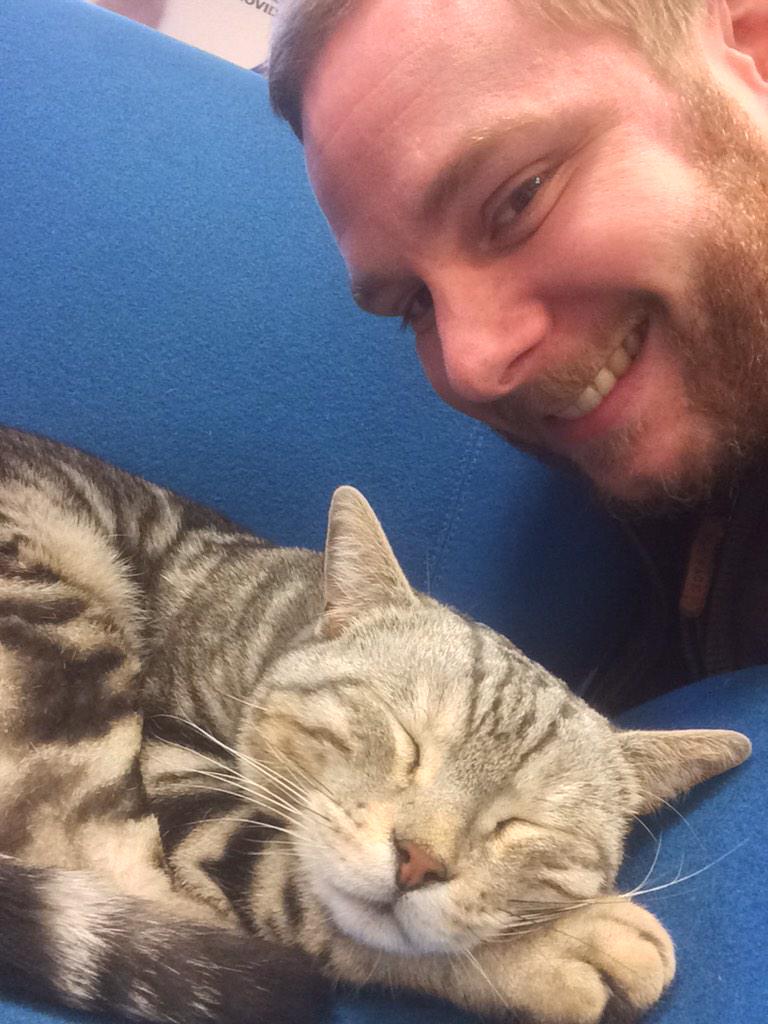 Mordd's tweet image. Napping in Nationwide midday 'til close! Might bring a pillow and join him next time. #dexspot